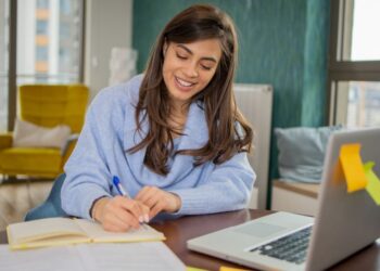 Quản lý nhân lực dự án là gì? Quy trình lập kế hoạch và triển khai