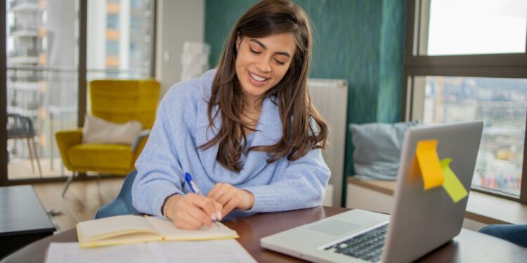 Quản lý nhân lực dự án là gì? Quy trình lập kế hoạch và triển khai