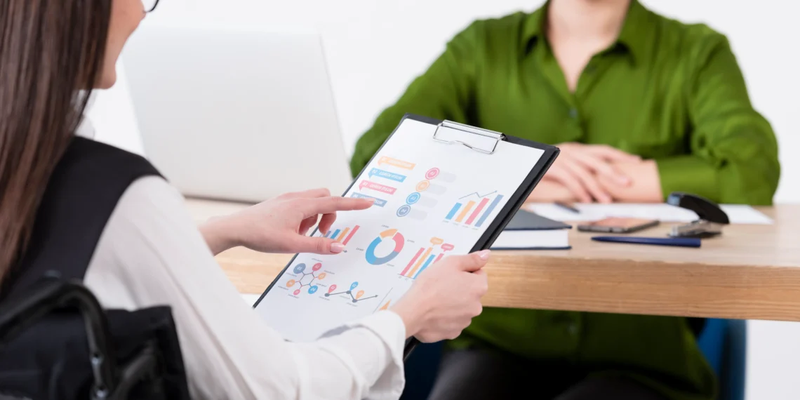 Đánh giá và cải tiến liên tục giúp duy trì hiệu suất công việc cao.