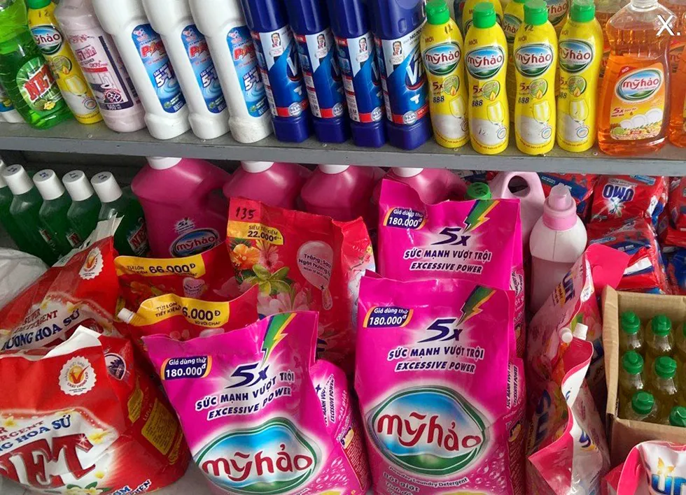 Ngành sản xuất chất tẩy rửa gia dụng tại Việt Nam đang ngày càng phát triển với nhiều thương hiệu nội địa tham gia