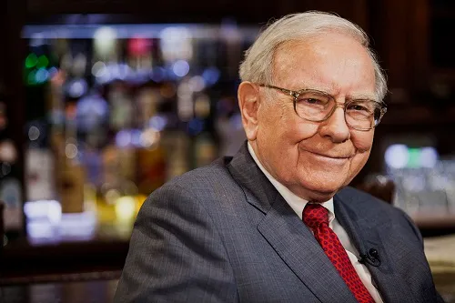 Warren Buffett chia sẻ tư duy tập trung và quy tắc 5 trên 25 mục tiêu
