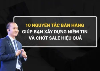 Nhân viên bán hàng tư vấn khách hàng trong cuộc trao đổi chuyên nghiệp về sản phẩm