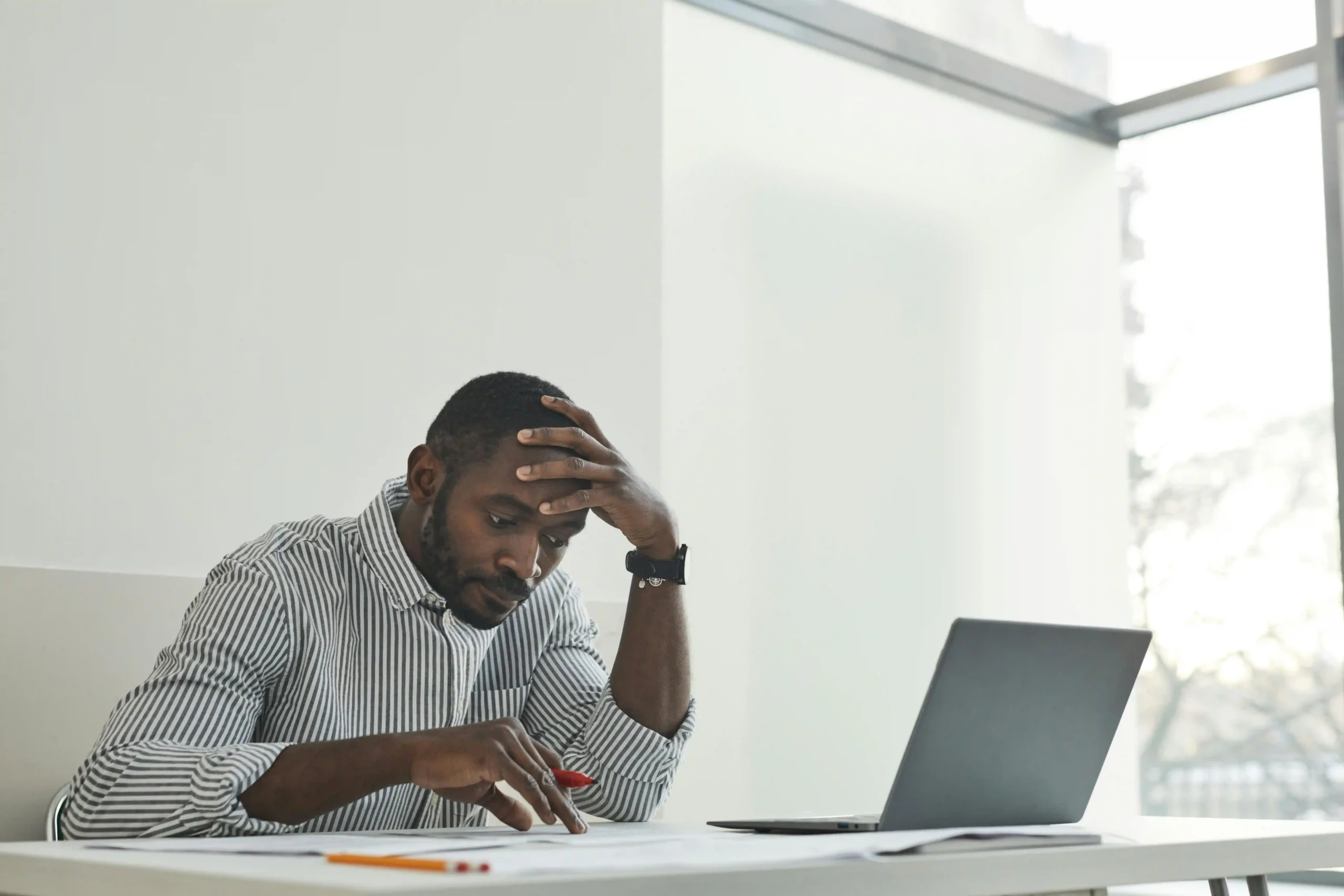 Não bộ quá tải do làm việc liên tục không nghỉ ngơi