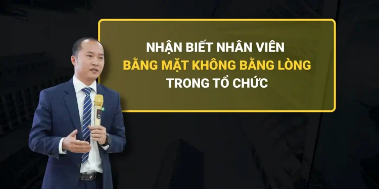 Nhân viên tham gia cuộc họp nhưng thể hiện sự thiếu kết nối và đồng thuận trong công việc