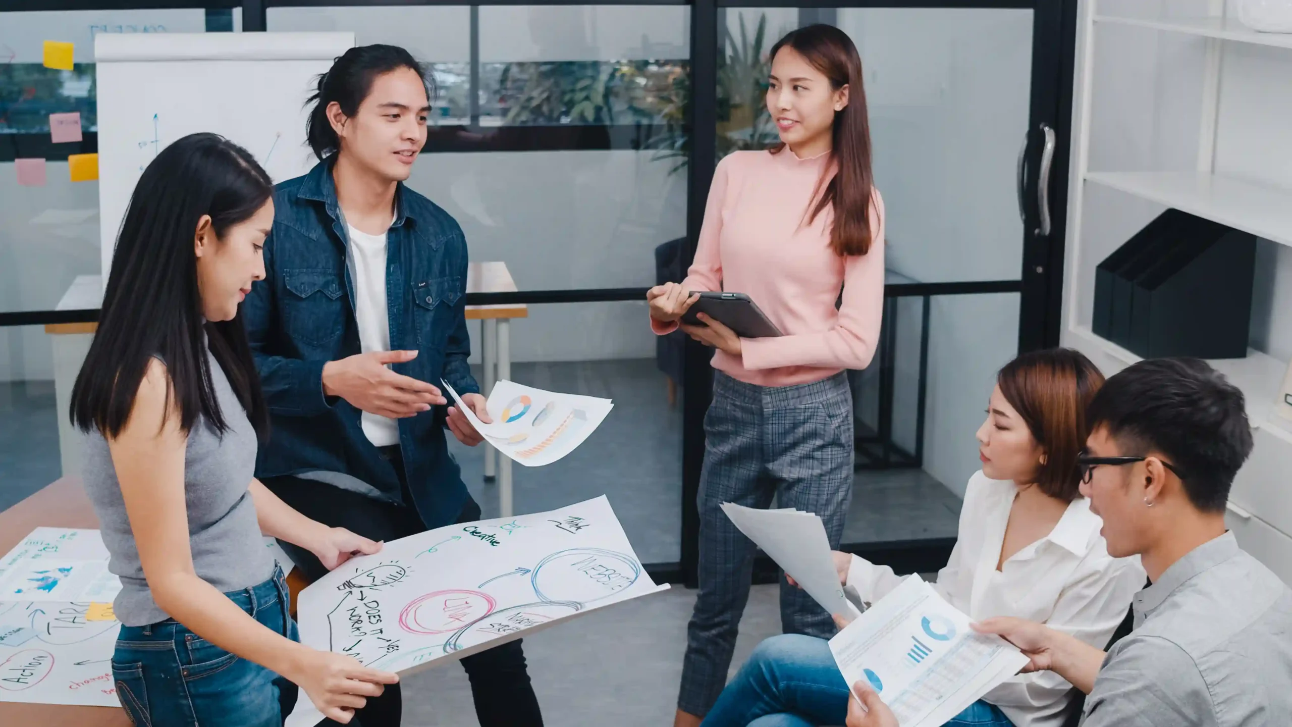 Đội ngũ marketing nội bộ đang được đào tạo chiến lược